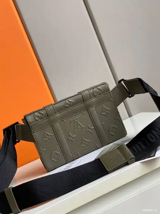 WIS VUITTON LOUIS TRUNK SLINGBAG 0605